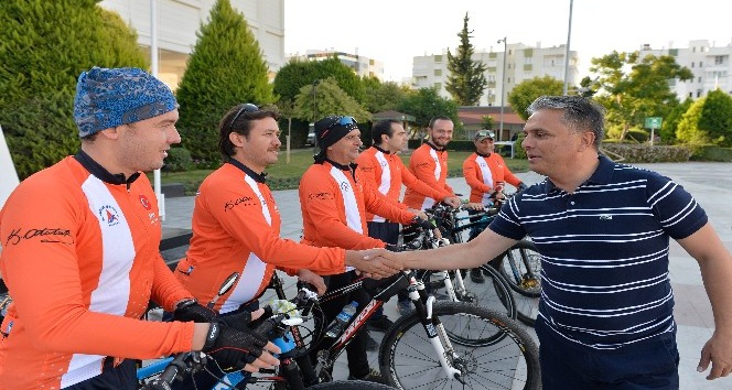 Muratpşalı bisikletçiler 29 Ekim için Ankara yolunda