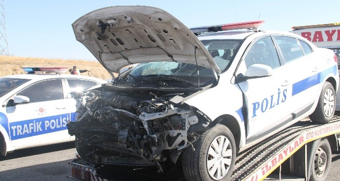 Yozgat’ta uygulama yapan trafik polislerine otomobil çarptı