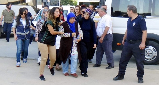 Antalya’da FETÖ şüphelisi 39 öğretmen adliyeye sevk edildi
