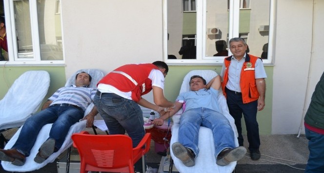 Bozyazı’da orman personeli kan bağışında bulundu
