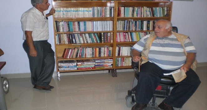 Manavgat Halk Kütüphanesi’nden Engelliler derneğine Kütüphane
