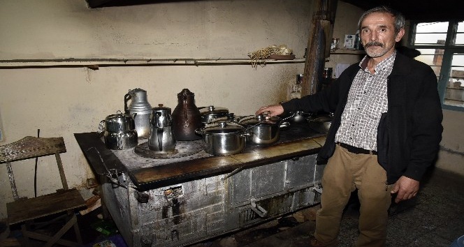 Bu soba 52 yıldır yaz-kış hiç sönmedi