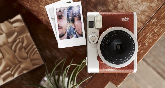 Sonbaharın solgun renkleri Instax Mini 90 ile hayat buluyor