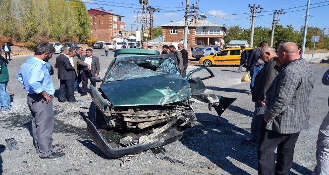 Ahlat’ta trafik kazası: 6 yaralı