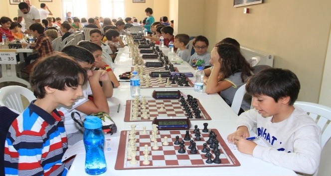 2016 İstanbul Küçükler Satranç İl Birinciliği Turnuvası Kartal’da gerçekleştirildi