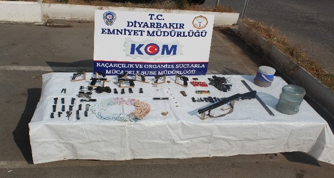 Diyarbakır’da yasa dışı silah tamirciliği yapanlara operasyon