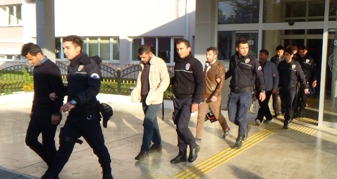 Karaman’da FETÖ’den gözaltına alınan 13 kişi adliyeye sevk edildi