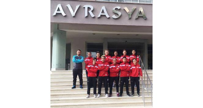 Osmaniye kadın futbol takımı, şampiyonluk parolası ile kampa girdi