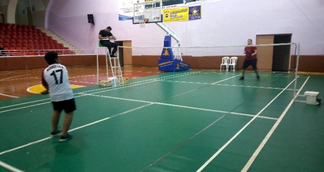 Aydın’da Cumhuriyet Haftası badminton müsabakaları tamamlandı