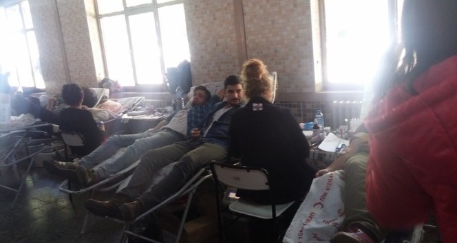 Yabancı Diller Yüksekokulu öğrencileri kan bağışı yaptı