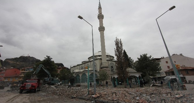 Osmancık Beylerçelebi Cami’de Çalışmalar Başladı