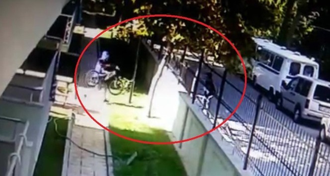 (Özel Haber) Manisa’da bisiklet hırsızlığı güvenlik kamerasında