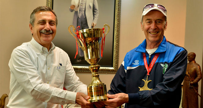 70 yaşındaki atlet, 7. kez birinci oldu