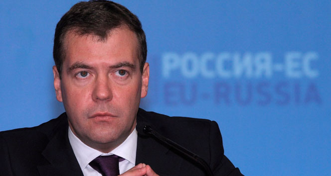 Medvedev&#039;in katıldığı forumda patlama sesleri