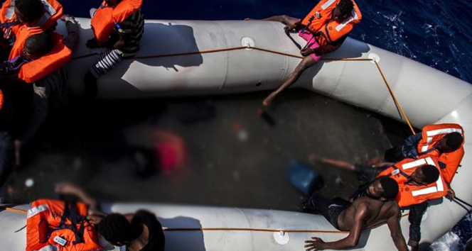 Akdeniz’deki bir şişme botun altında 25 kişi ölü bulundu