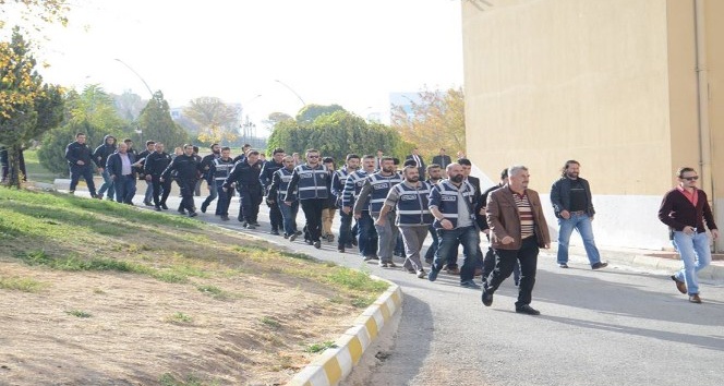 Karaman’da FETÖ’den gözaltına alınan 15 kişi adliyeye sevk edildi