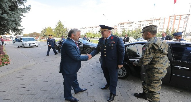 Hava Kuvvetleri Komutanı Ünal, Başkan Çelik’i ziyaret etti