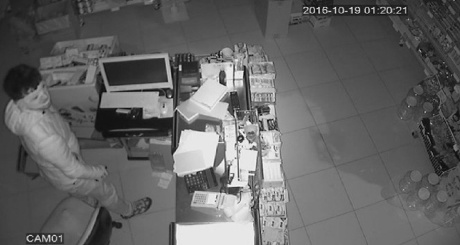 Mut’ta market soyan hırsızlar güvenlik kamerasına takıldı
