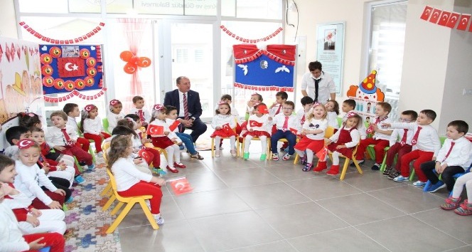 Başkan Işık, öğrencilerle birlikte 29 Ekim Cumhuriyet Bayramını kutladı