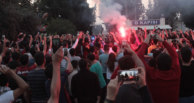Adana&#039;da Galatasaray izdihamı