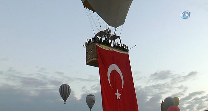 Kapadokya’da balonlar Cumhuriyet Bayramı için havalandı
