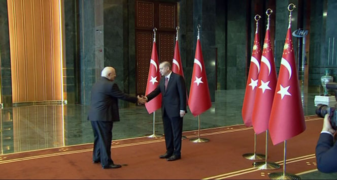 Erdoğan Külliye&#039;de tebrikleri kabul etti