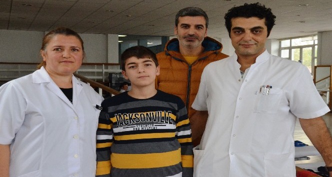 (Özel Haber) Yürüyemez denen çocuk zoru başardı