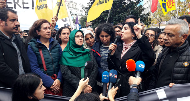 İzinsiz yürüyüş yapan HDP&#039;li gruba polis müdahalesi