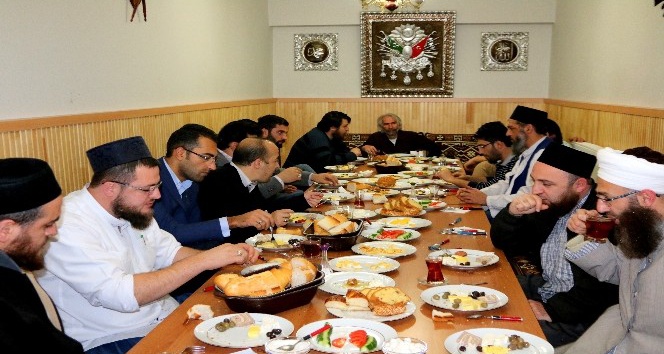 Vuslat Derneği yöneticileri basın mensuplarıyla bir araya geldi