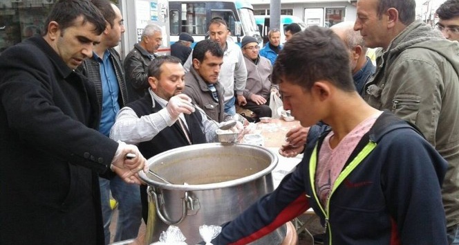 Sorgun Engelliler Umut Derneği bin kişiye aşure dağıttı