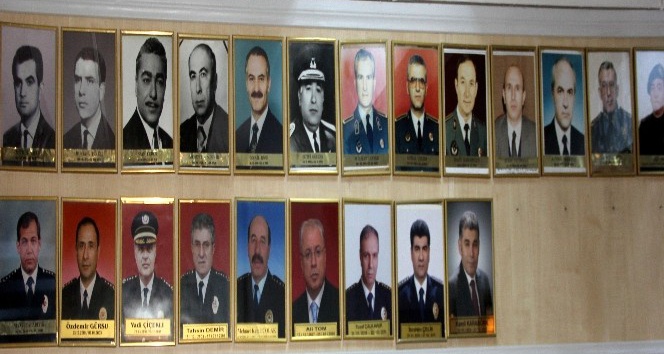FETÖ’den tutuklanan müdürün fotoğrafı, Emniyet Müdürlüğü panosundan kaldırıldı