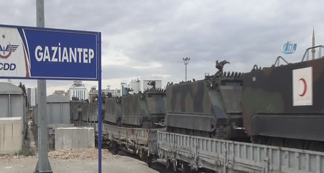 Sınıra sevk edilen askeri araçlar Gaziantep&#039;te