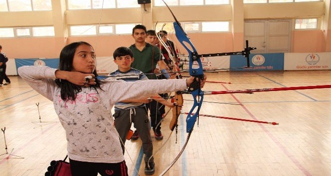 Yozgat’ta okçuluk sporu geliştiriliyor