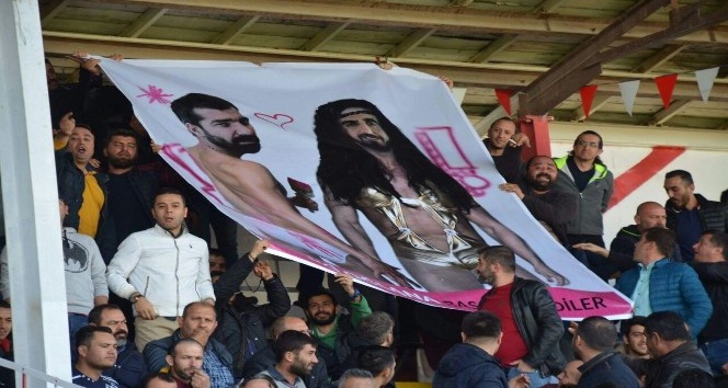 Kırşehirspor yönetiminden Nevşehirspor taraftarının açtığı pankarta tepki