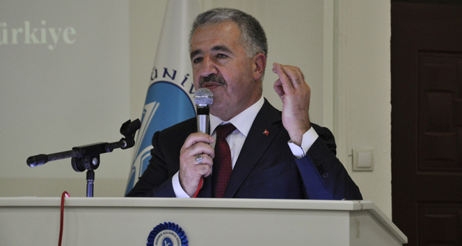 Bakan Arslan İzmir Çandarlı otoyolu için tarih verdi