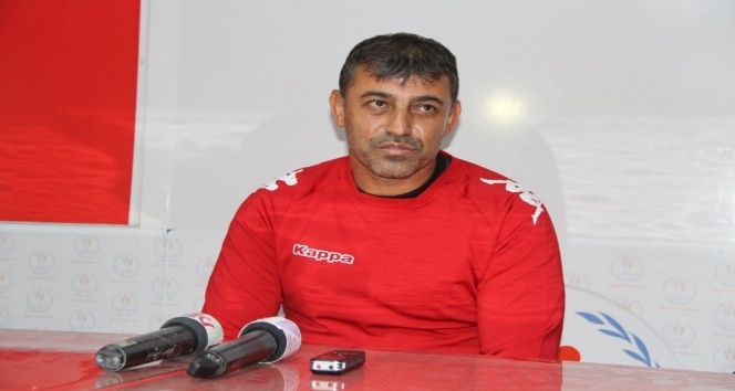 Kırşehirspor Teknik Patronu Salih Eken: “Hedefimiz 3. Ligde olmak”