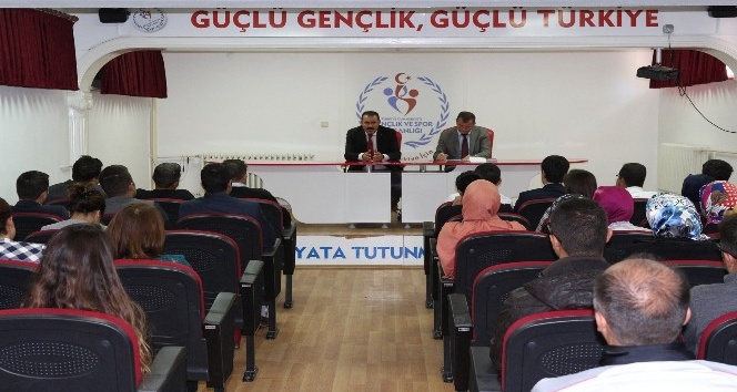 Karaman gençlik hizmetlerinde aylık personel toplantısı yapıldı