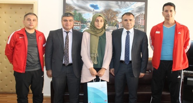 Milli sporcudan Sultanoğlu’na ziyaret