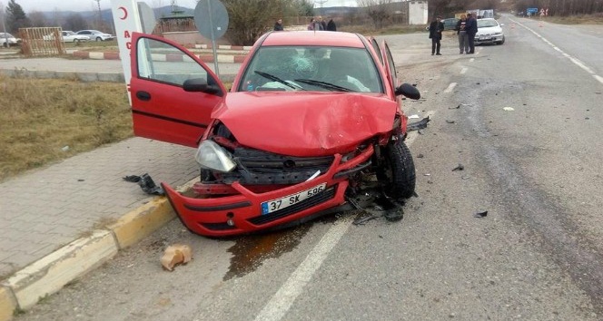 Kastamonu’da otomobiller çarpıştı: 5 yaralı