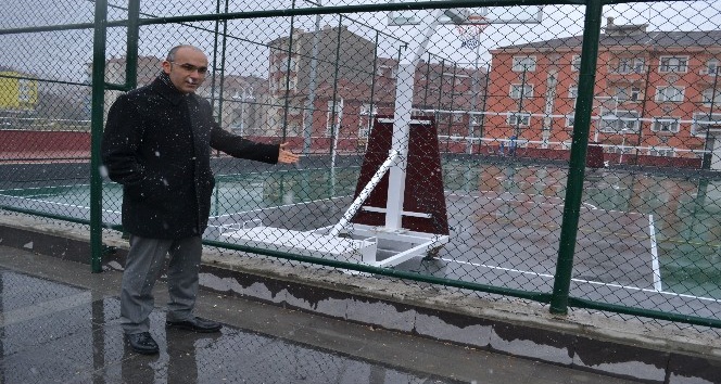 Yozgat’ta açılışı gerçekleşmeden tesise zarar verdiler