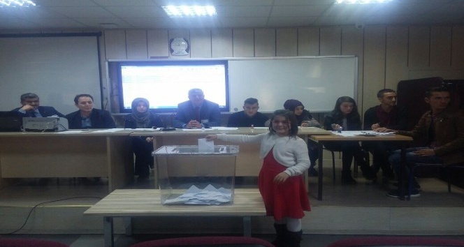 Yozgat’ta ‘İl Öğrenci Meclis Başkanlığı Seçimi’ yapıldı