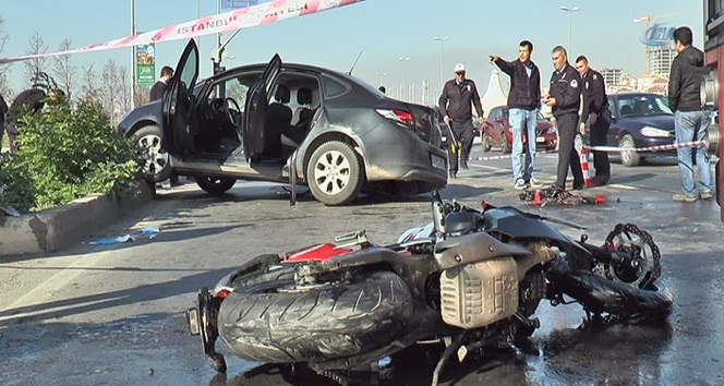 Motosiklet, hatalı dönüş yapan otomobile çarptı: 1 ölü, 3 yaralı