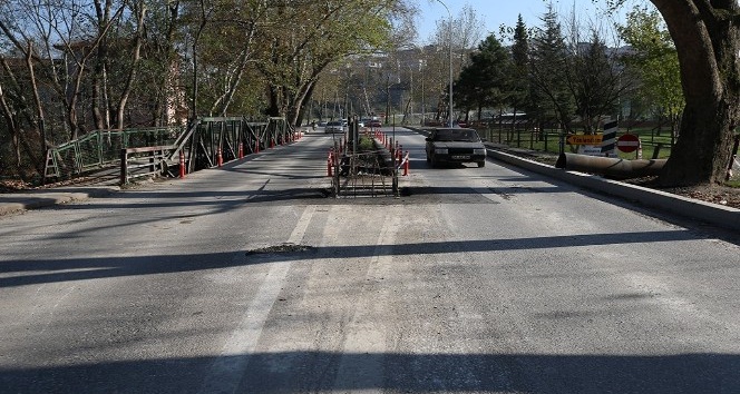 Mithatpaşa köprüsü trafiğe açıldı