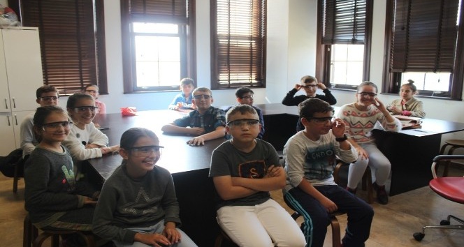 Serdivan Fikir ve Sanat Akademisi’nde dersler devam ediyor