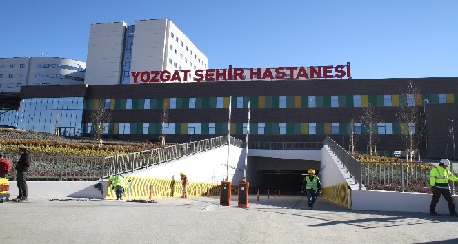 AK Parti Yozgat Milletvekili Soysal, Yozgat Şehir Hastanesi’nde incelemelerde bulundu