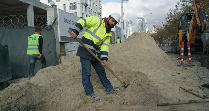 Atanamayan öğretmen amele oldu