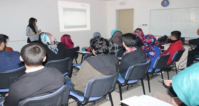 Karaman’da genç gönüllülere afet bilinci eğitimi verildi