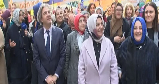 AK Partili Kadınlar kadına şiddete karşı yürüdü