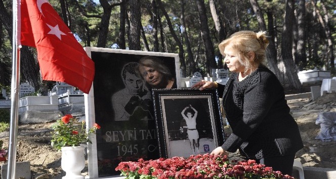 Milli Boksör Seyfi Tatar, mezarı başında anıldı