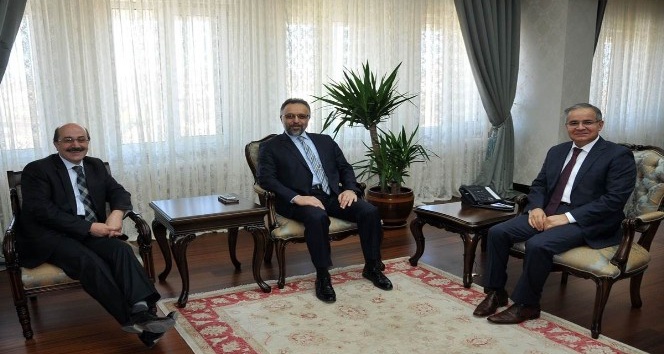 YÖK heyeti Vali Tapsız’ı ziyaret etti